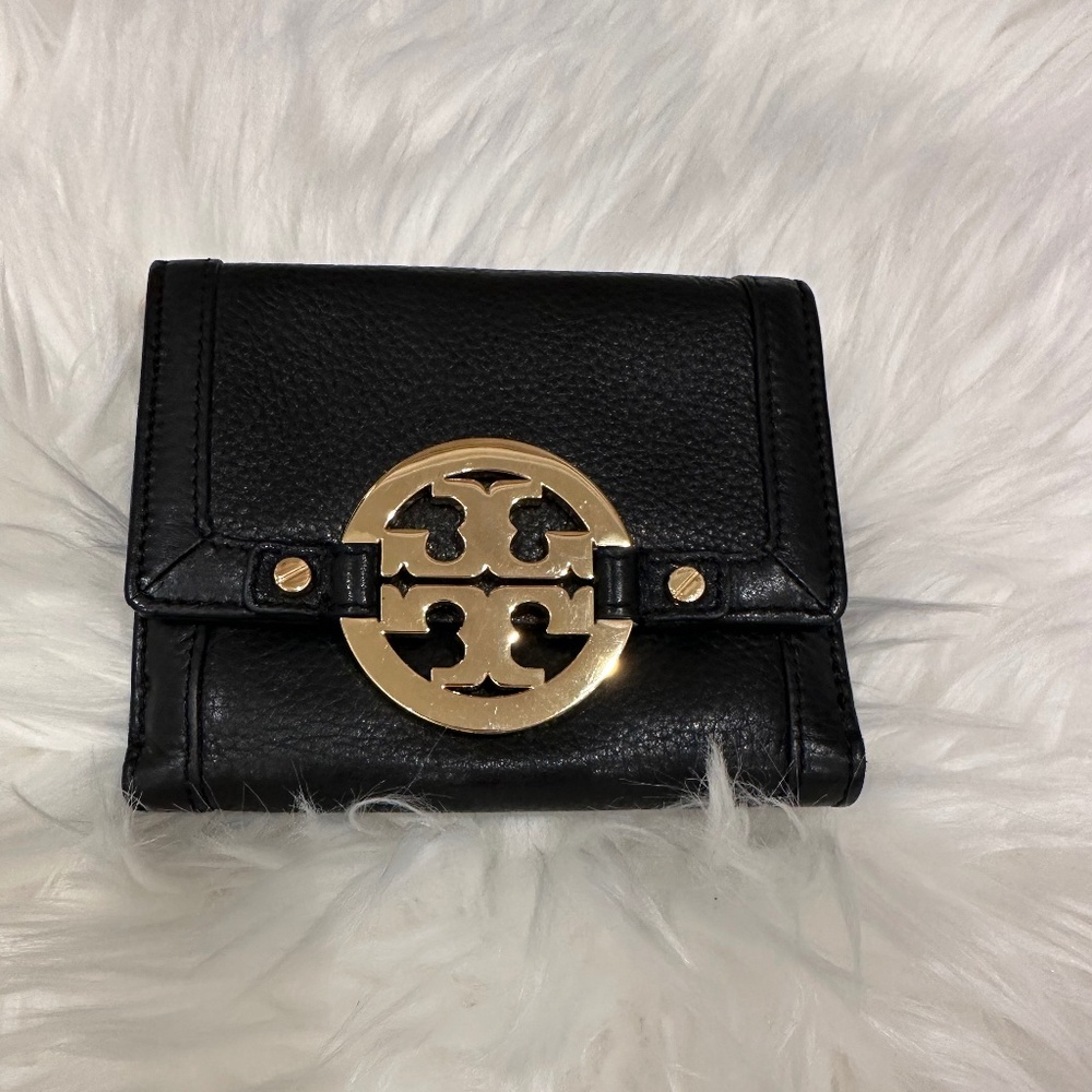 Tory Burch leather wallet